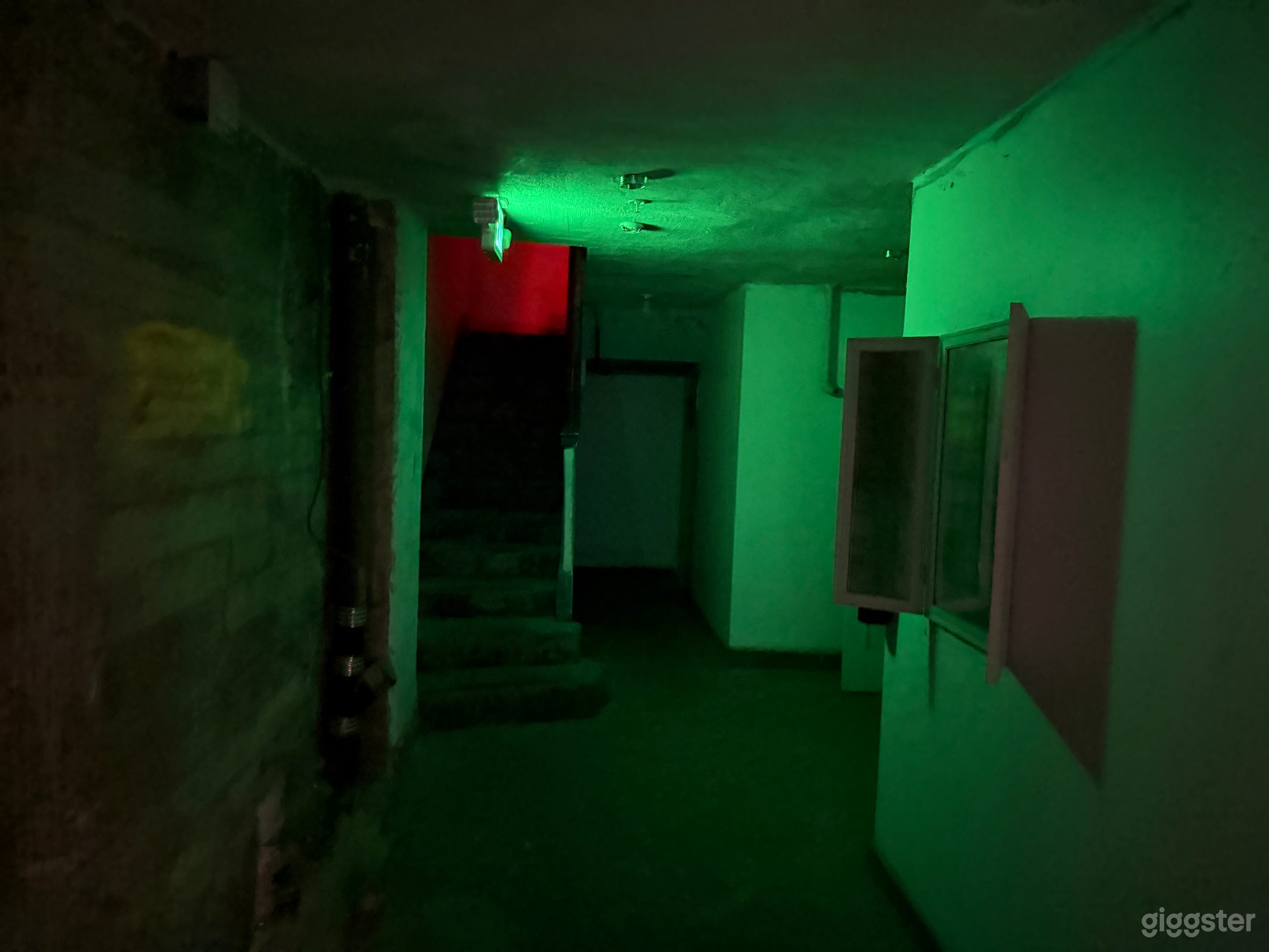  DTLA CREEPY BASEMENT ROOM #161 Photo 3
