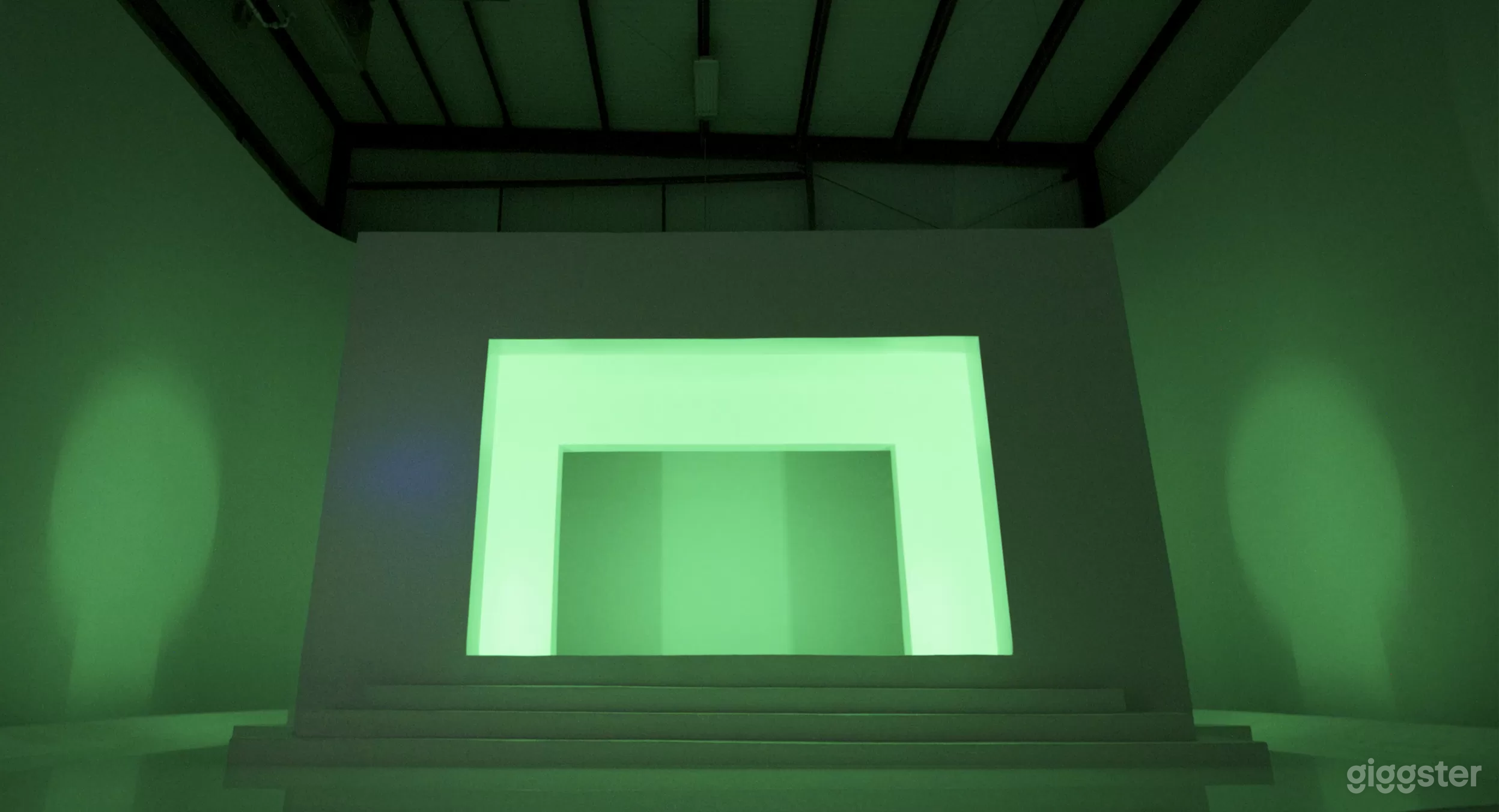 The Mirage Set Photo 4