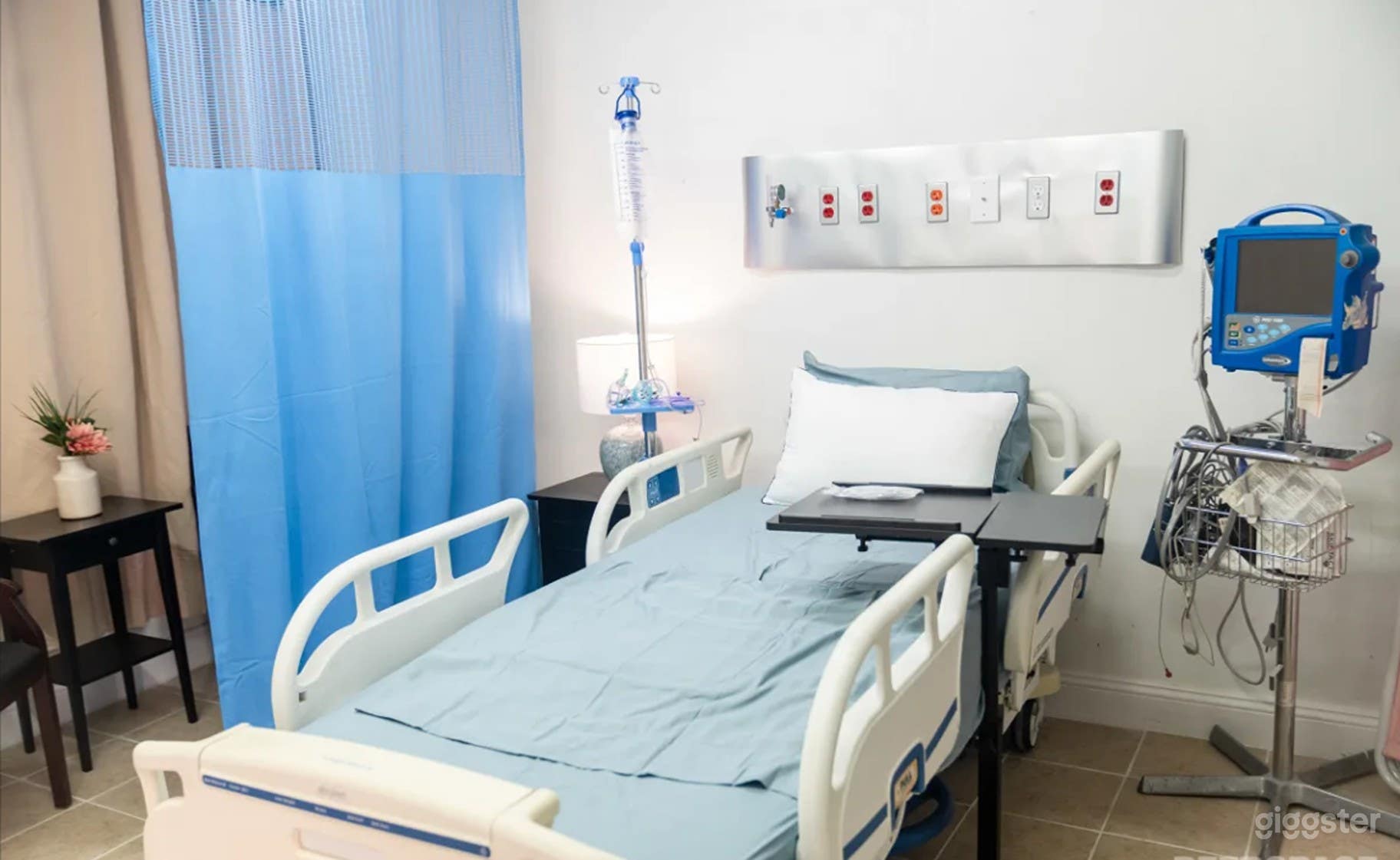 Hospital Room Film Studio Photo 1