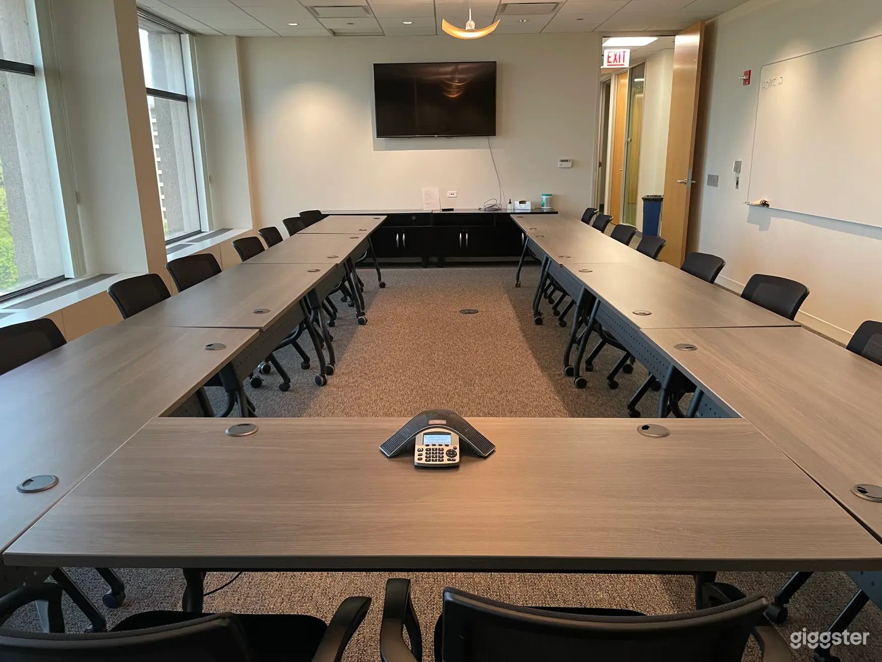 Training/Conference Room for 25 at Chicago O'Hare Photo 2