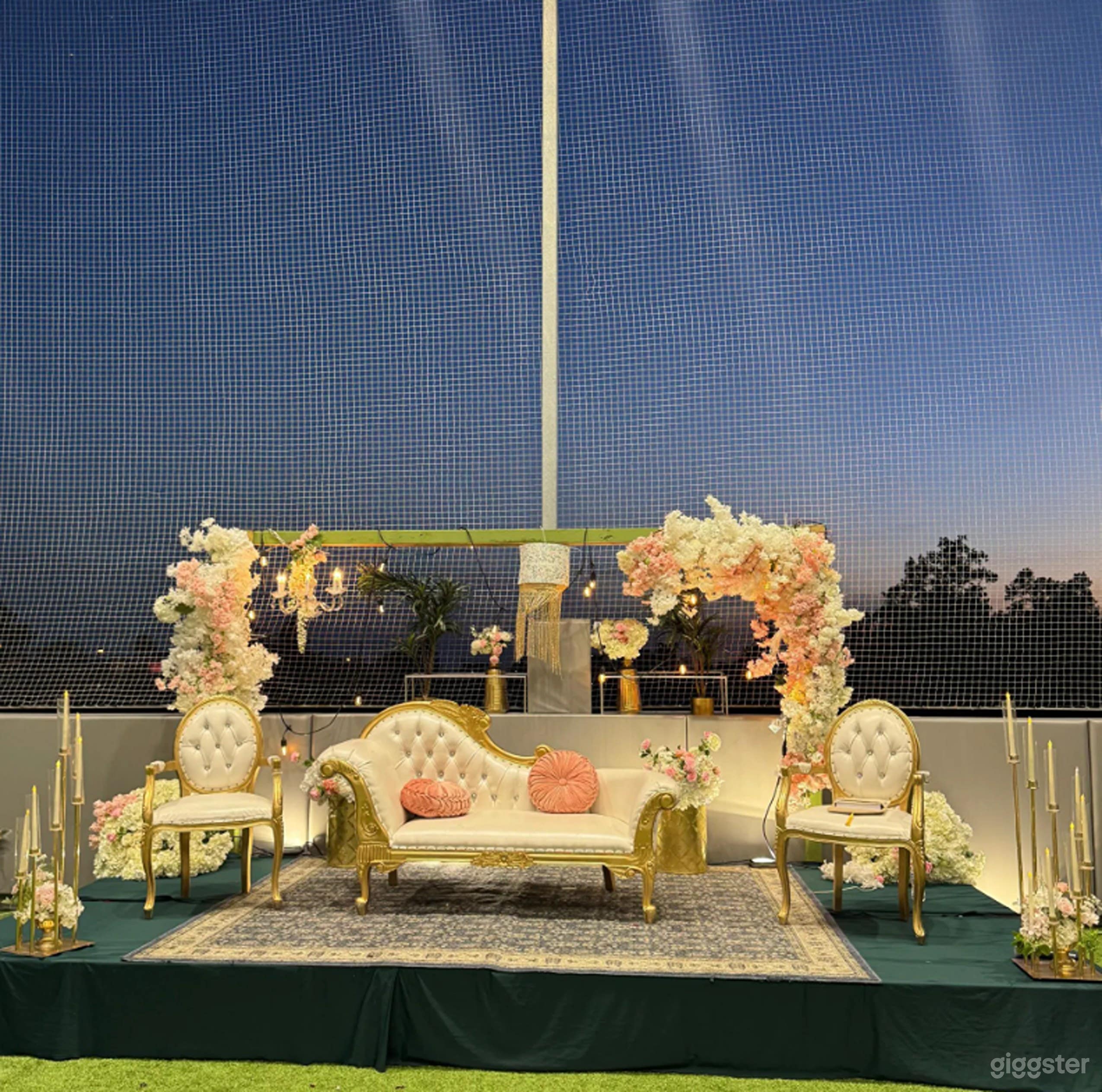 Outdoor Elegance Photo 4