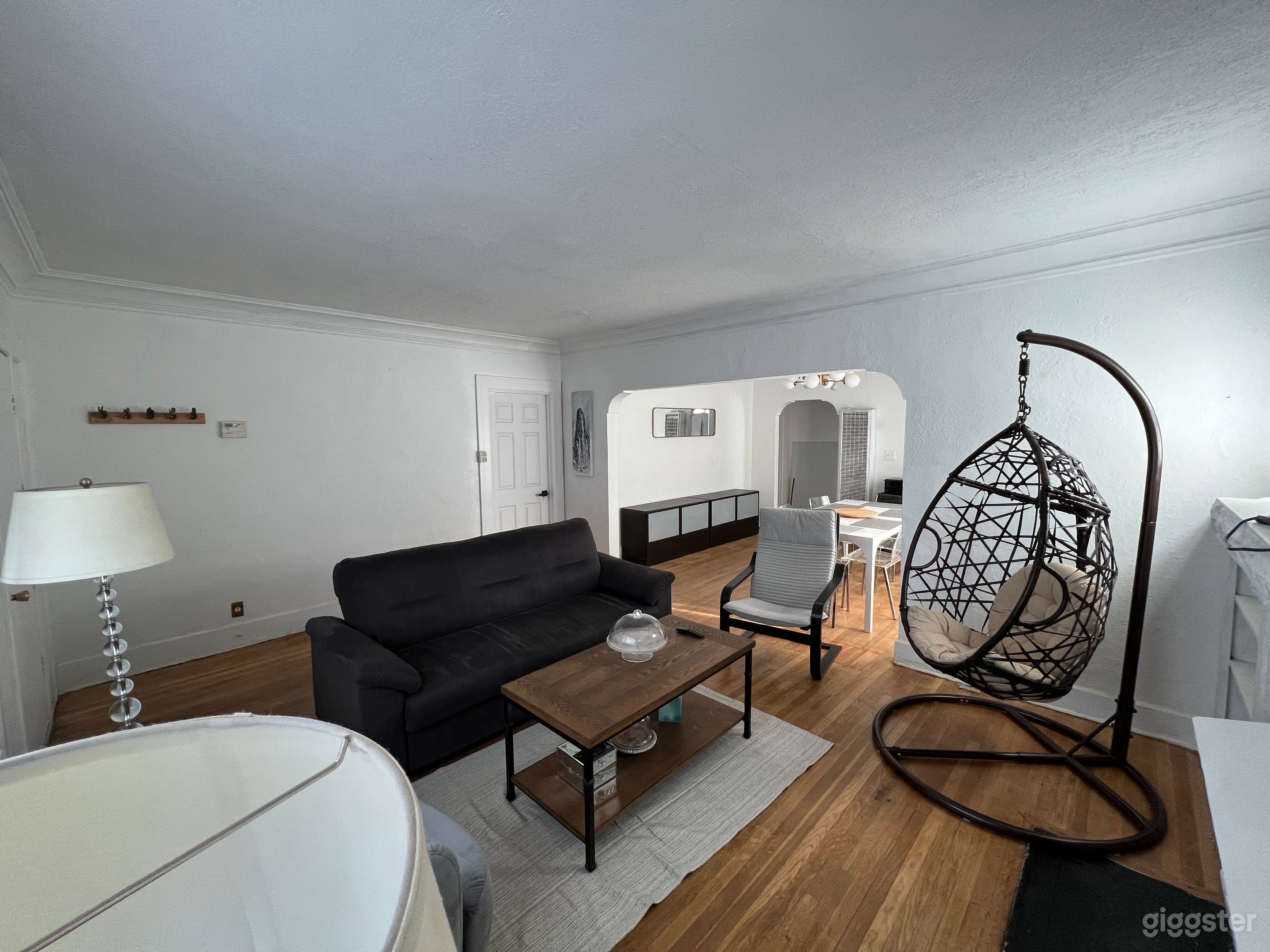 Charming 3-Bedroom Full House Photo 4