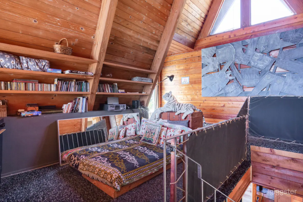 Hollywood Sign Chalet Photo 4