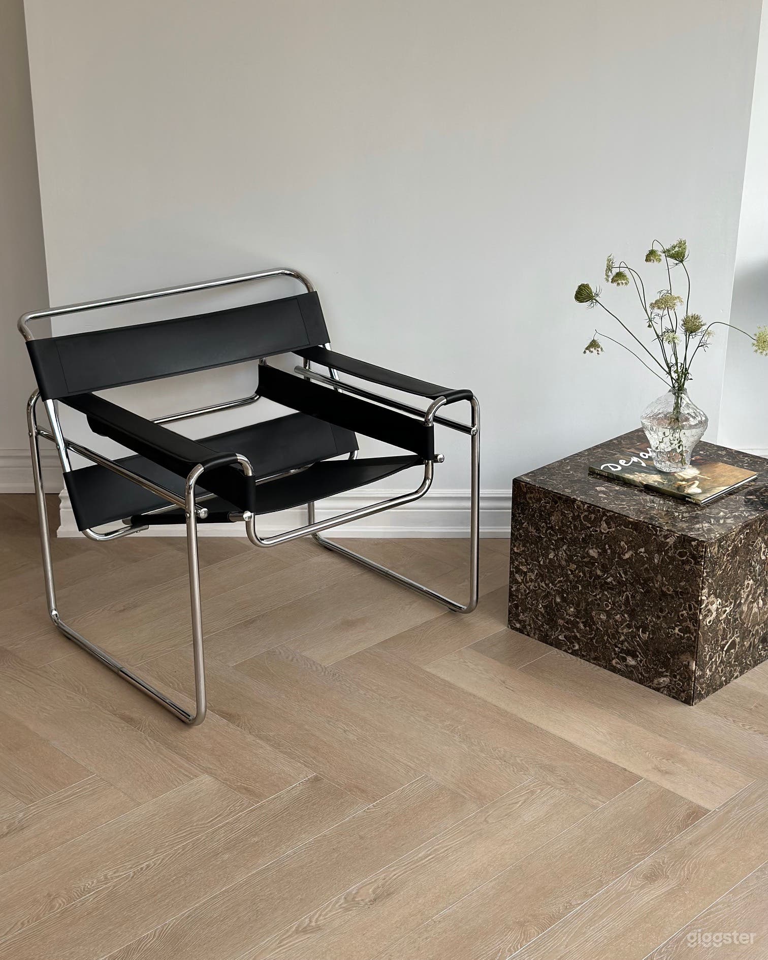 Event & Photo Studio with Customizable Layout Photo 4