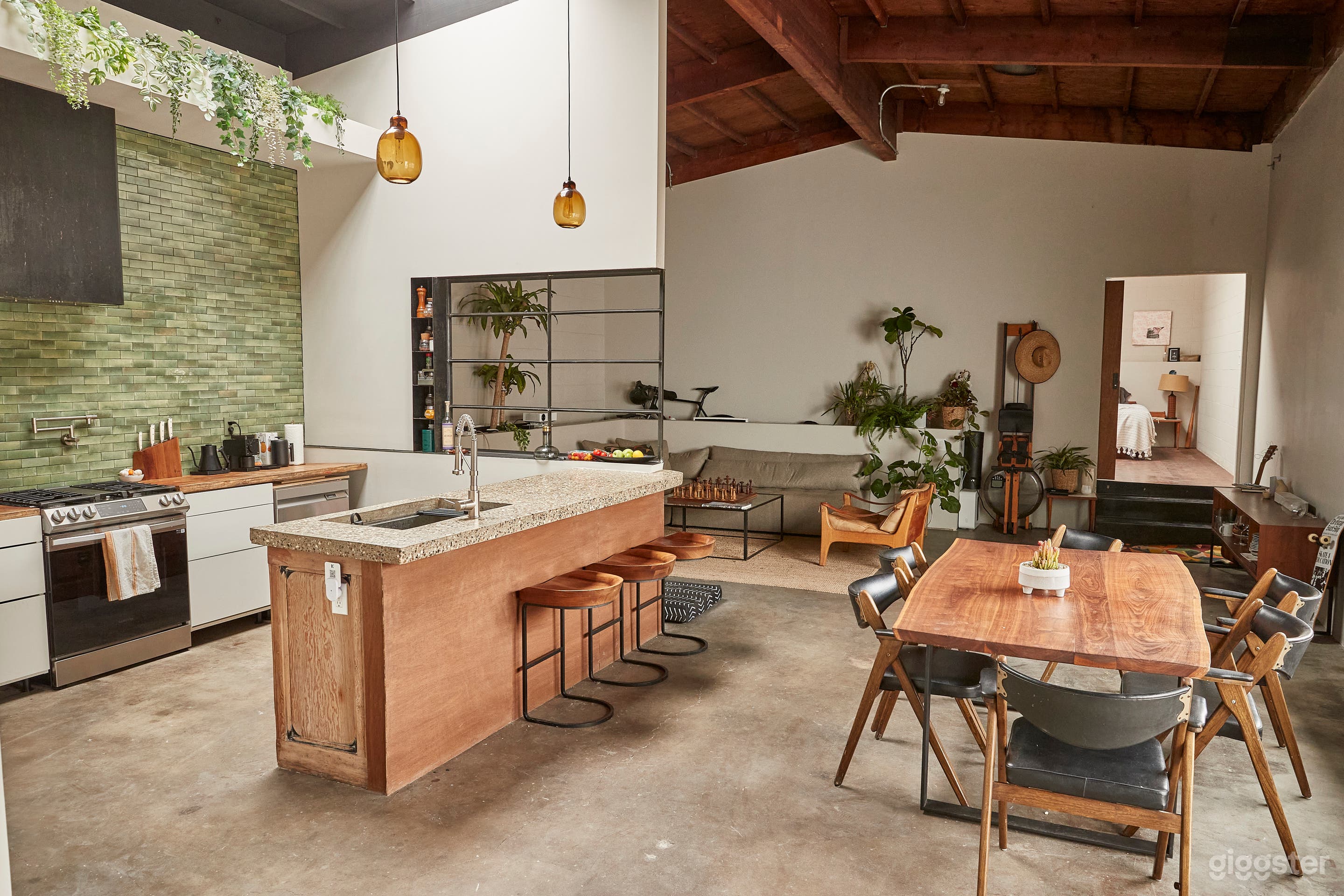 Residential loft-style apartment - set Photo 1