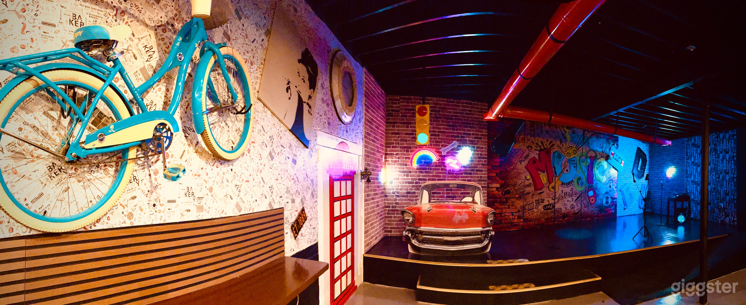 Private party event venue Photo 4