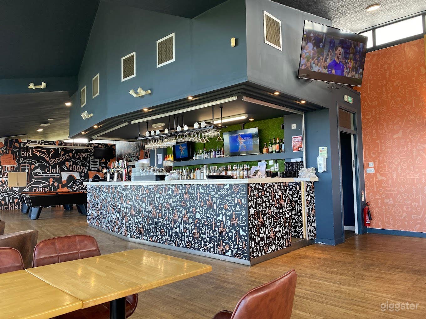 Stunning Taproom in Newburgh Photo 2