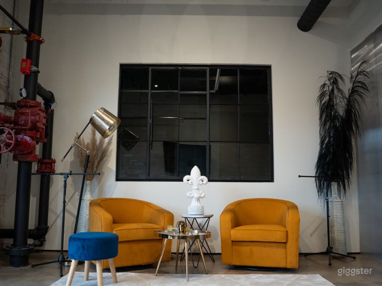  Sun-Drenched Boutique Studio | Photo and Podcast Ready 