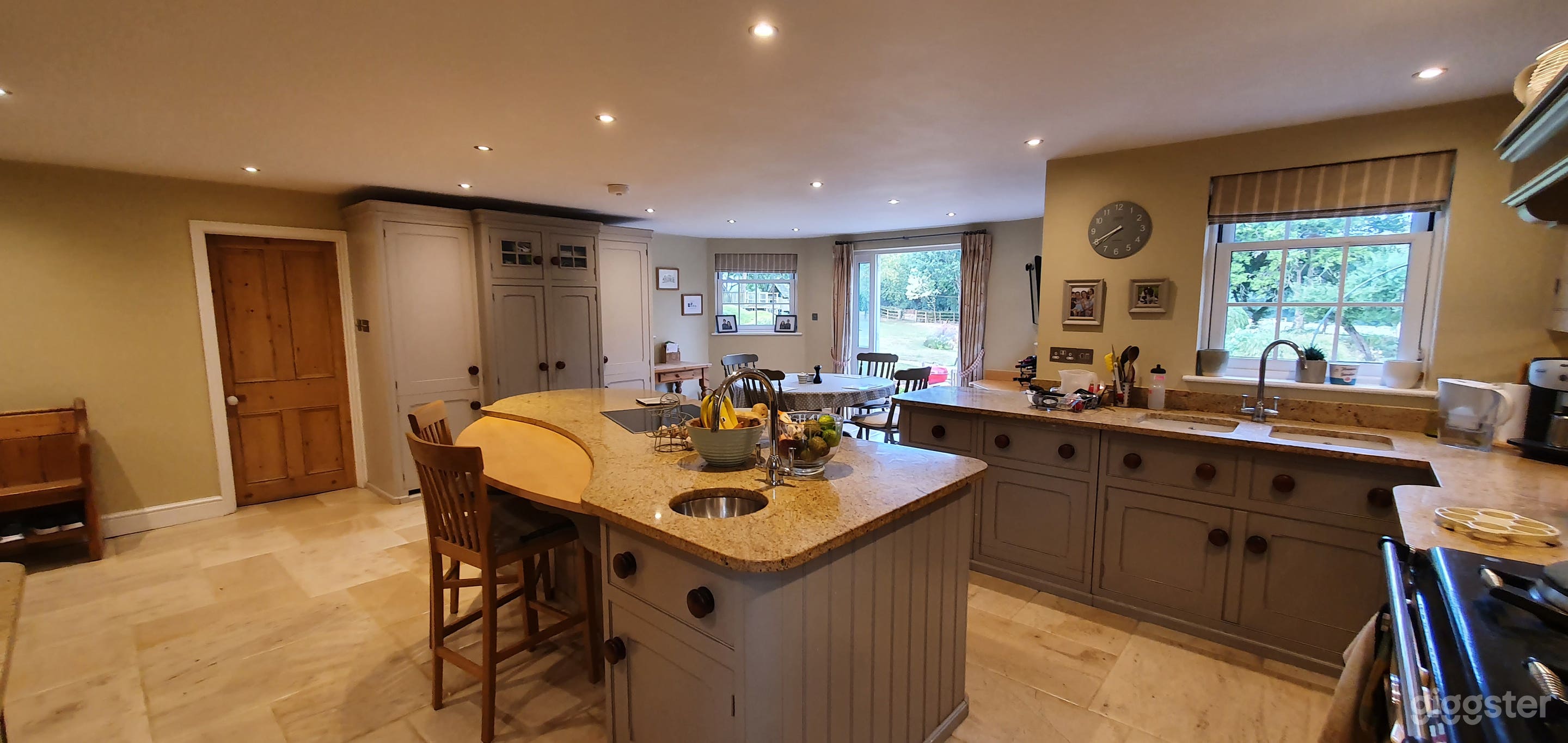 English Country house, barn, pond, court &amp; gardens Photo 2