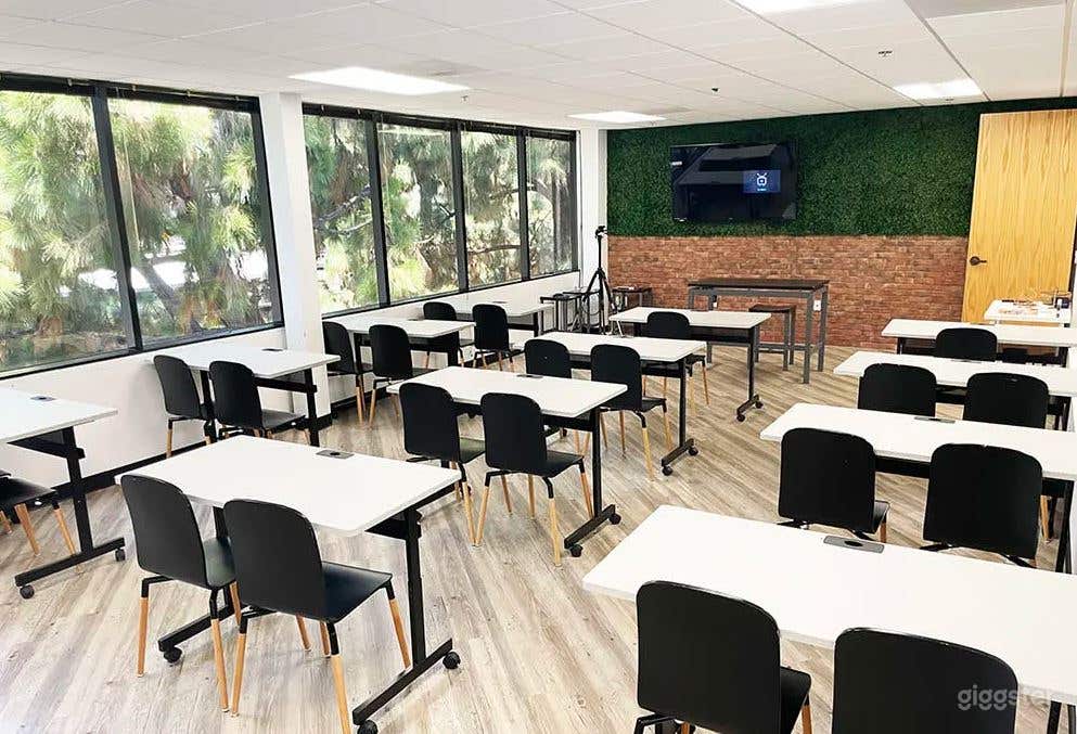 Large and Modern Professional Training Room  Photo 3