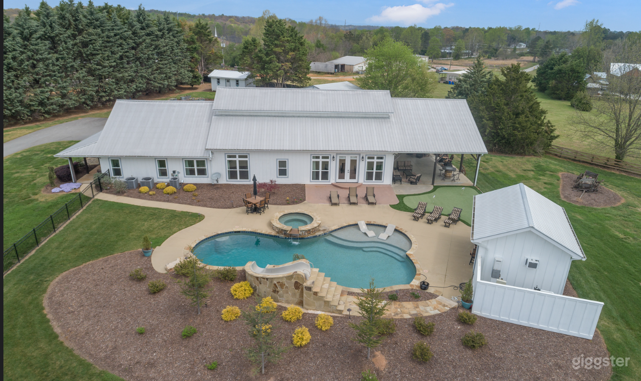Sprawling 17ACRE Ranch-Upscale Home & Horse Farm, Barn, Pool Photo 1