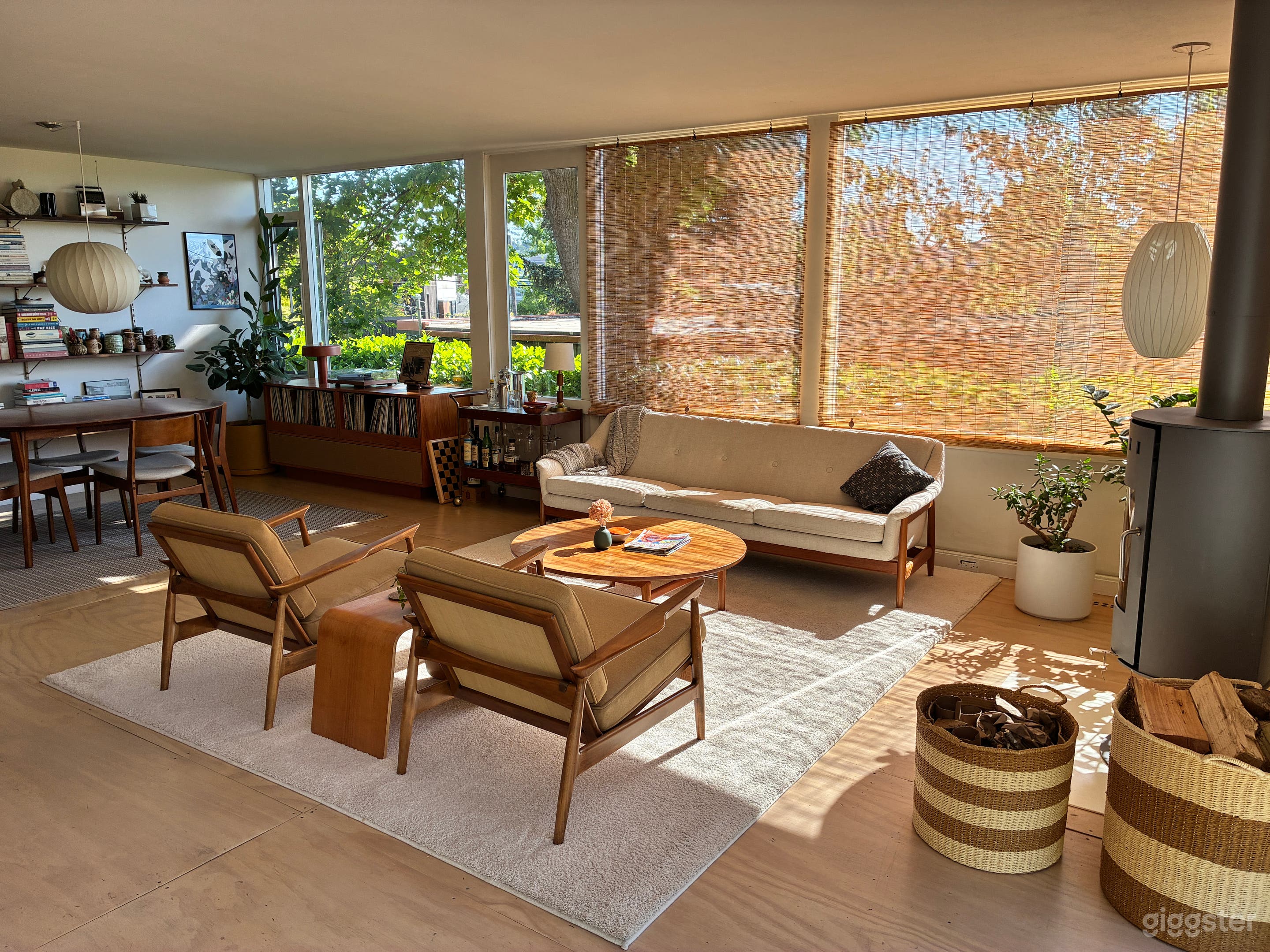 Mid-century modern with a twist Photo 4