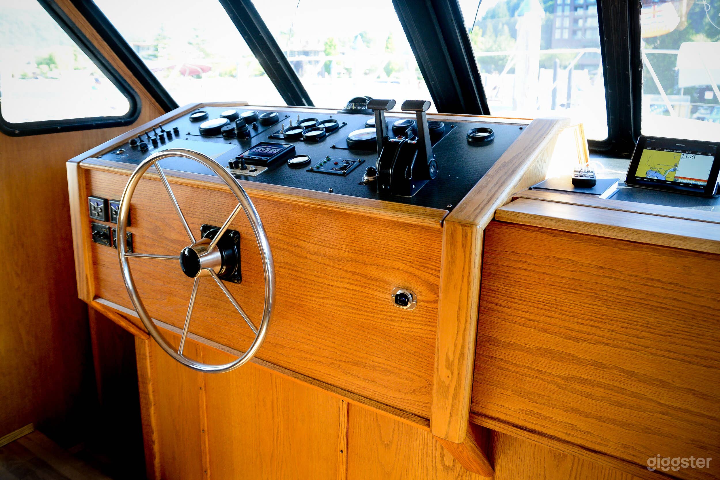 THE LAROAN - BOAT EQUIPPED WITH MODERN AMENITIES Photo 4