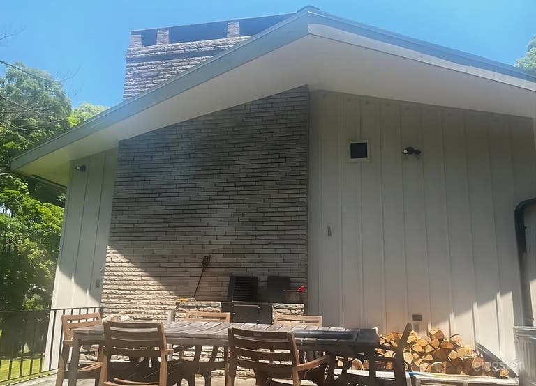  Private Spacious Backyard Retreat 