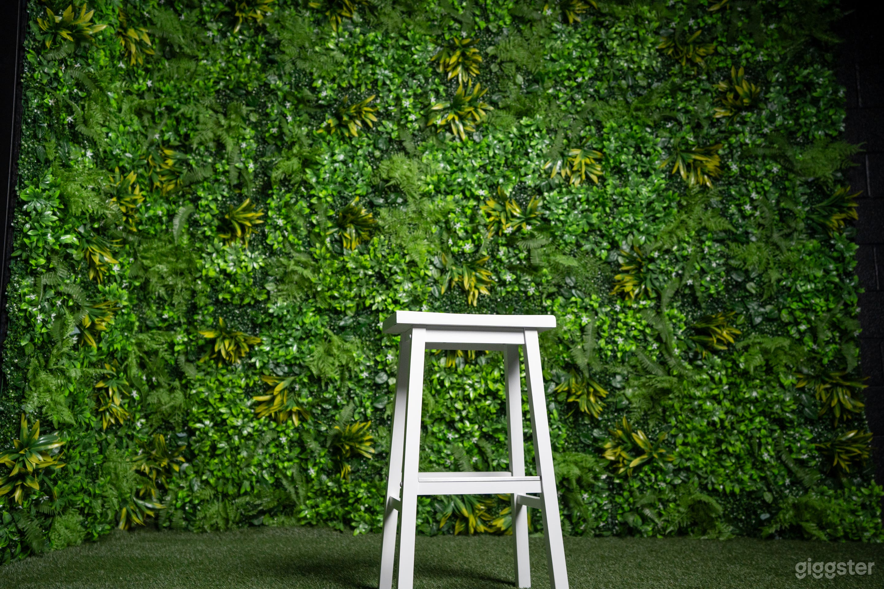 Western Arizona's Largest Studio | 10+ Unique Sets Photo 4