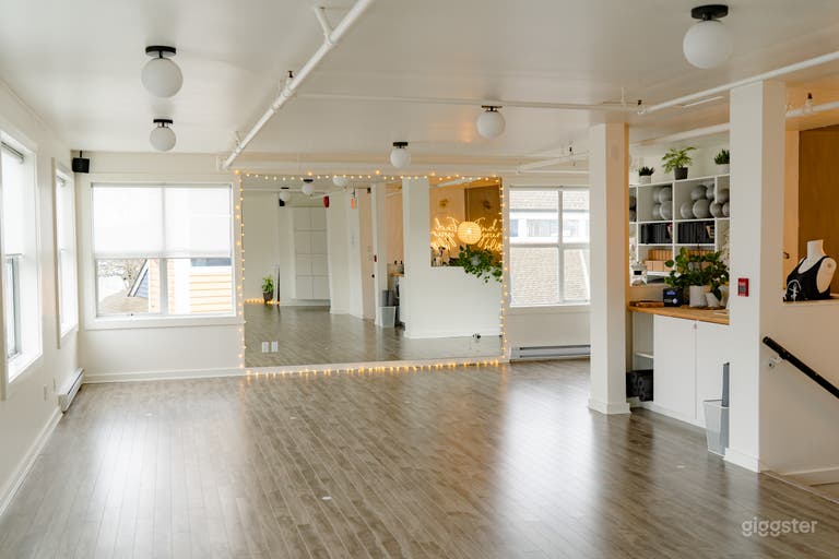  Historic area, scenic views and waterfront 