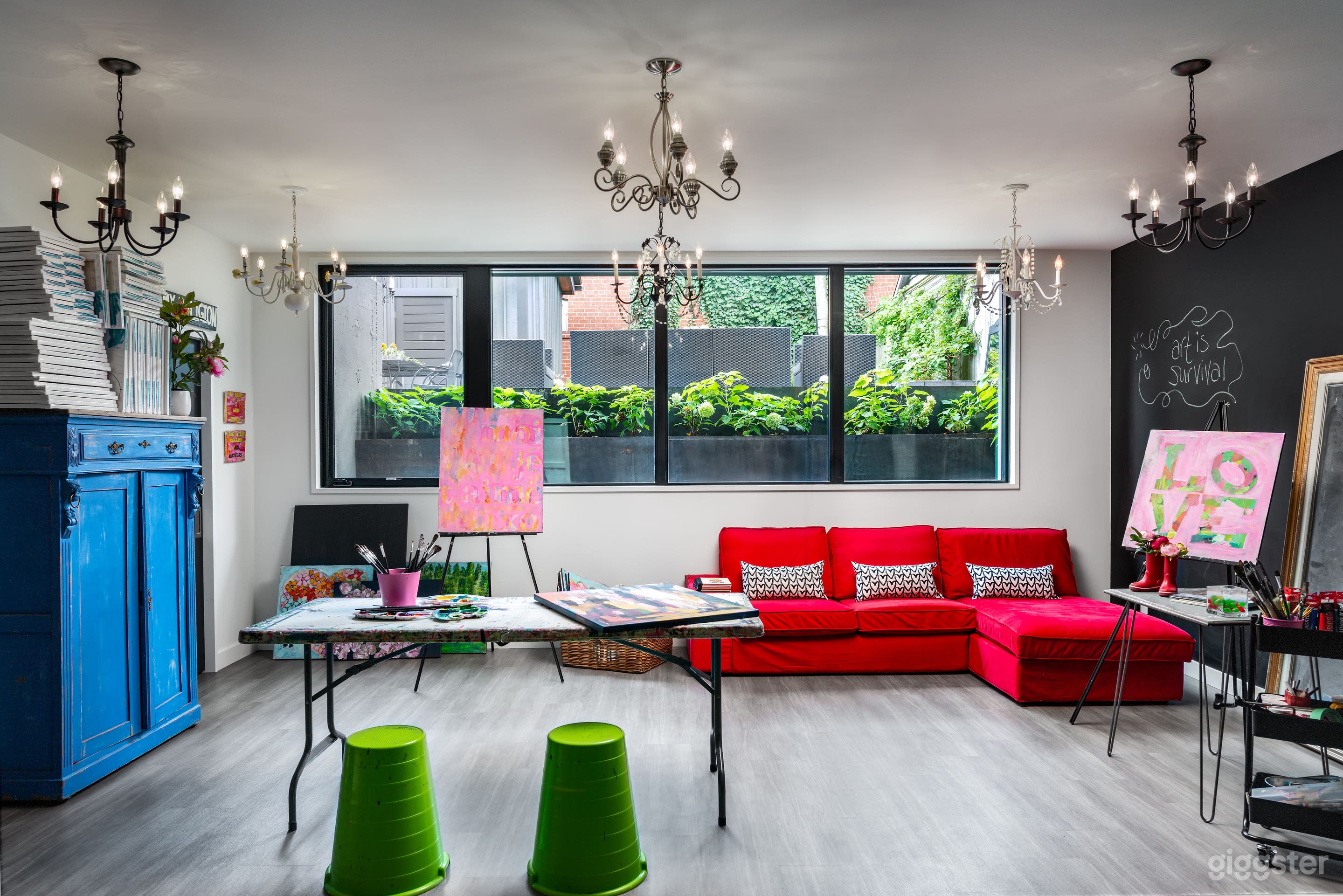 Midtown Award Winning 4 Bedroom Home Photo 2