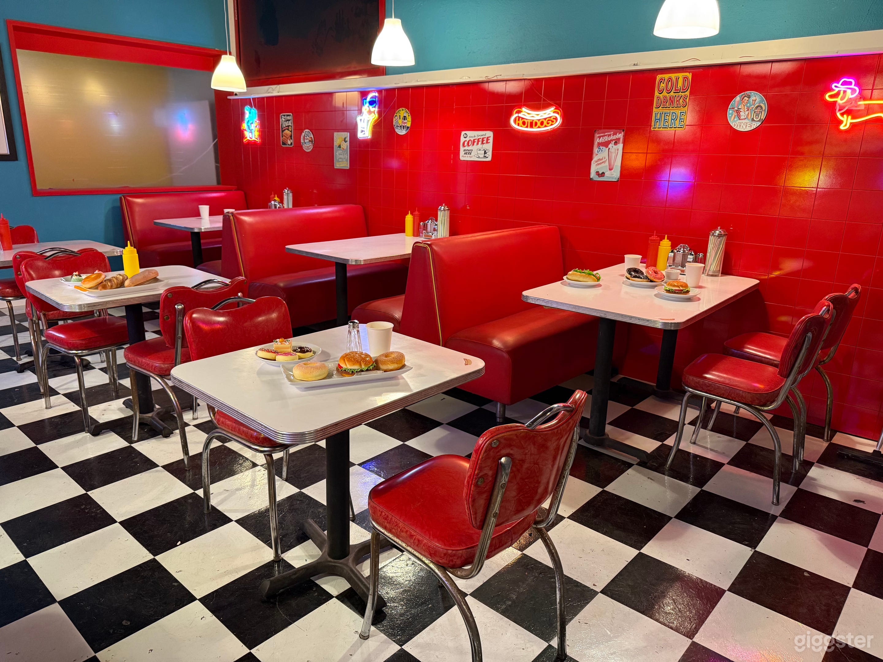 Classic 1950s Retro Diner Standing Sets Photo 1