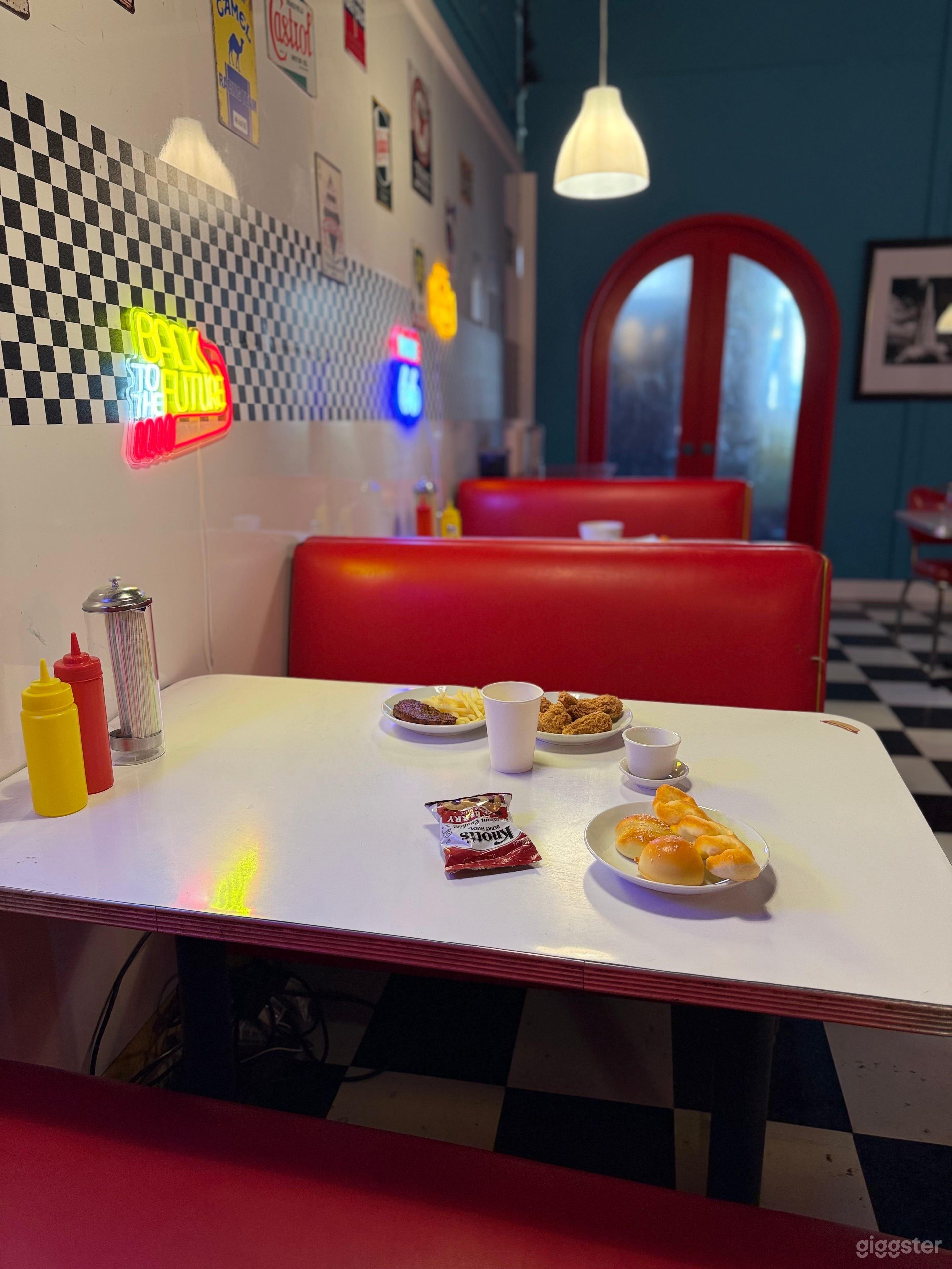 Classic 1950s Retro Diner Standing Sets Photo 3