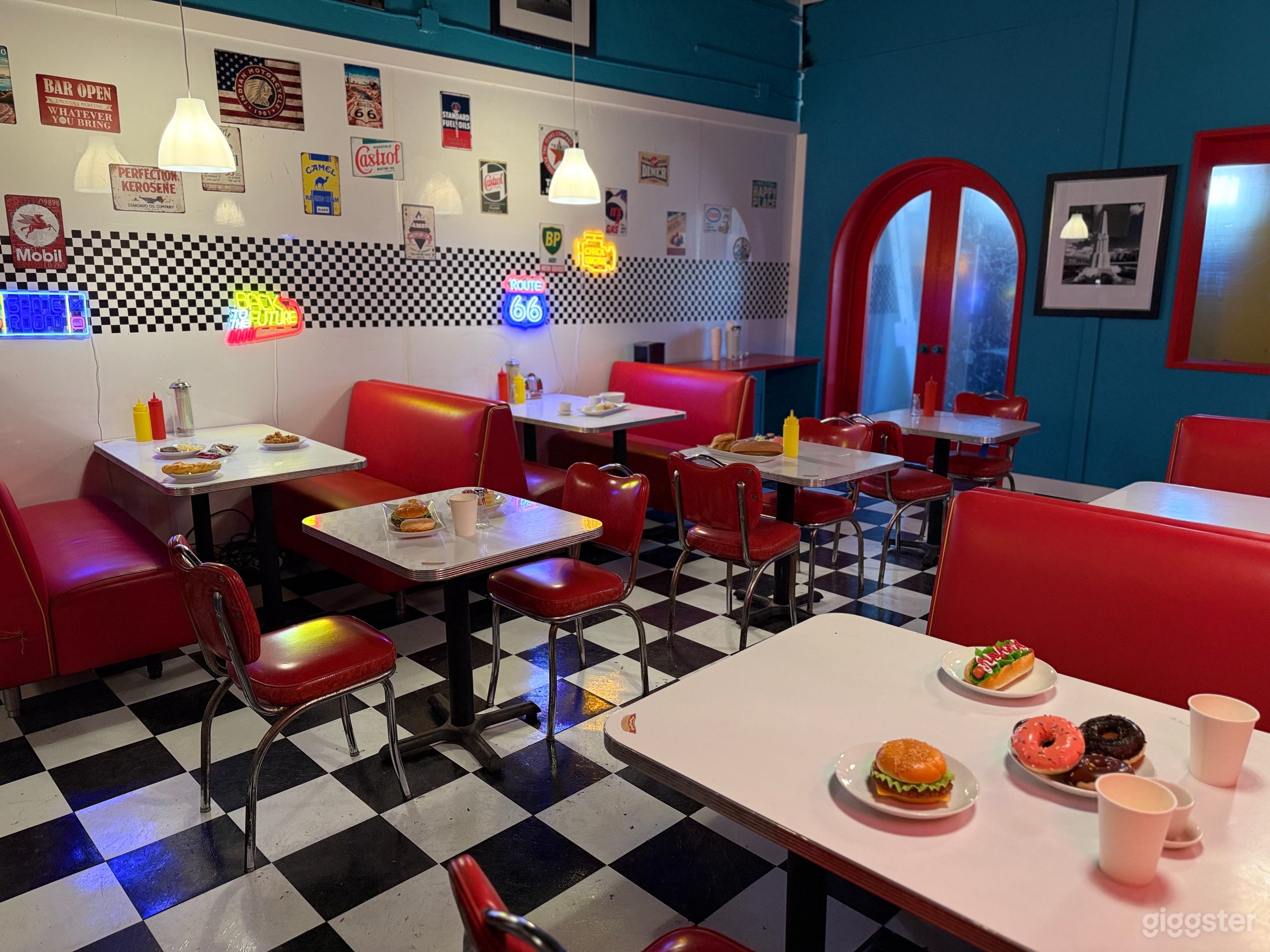 Classic 1950s Retro Diner Standing Sets Photo 2