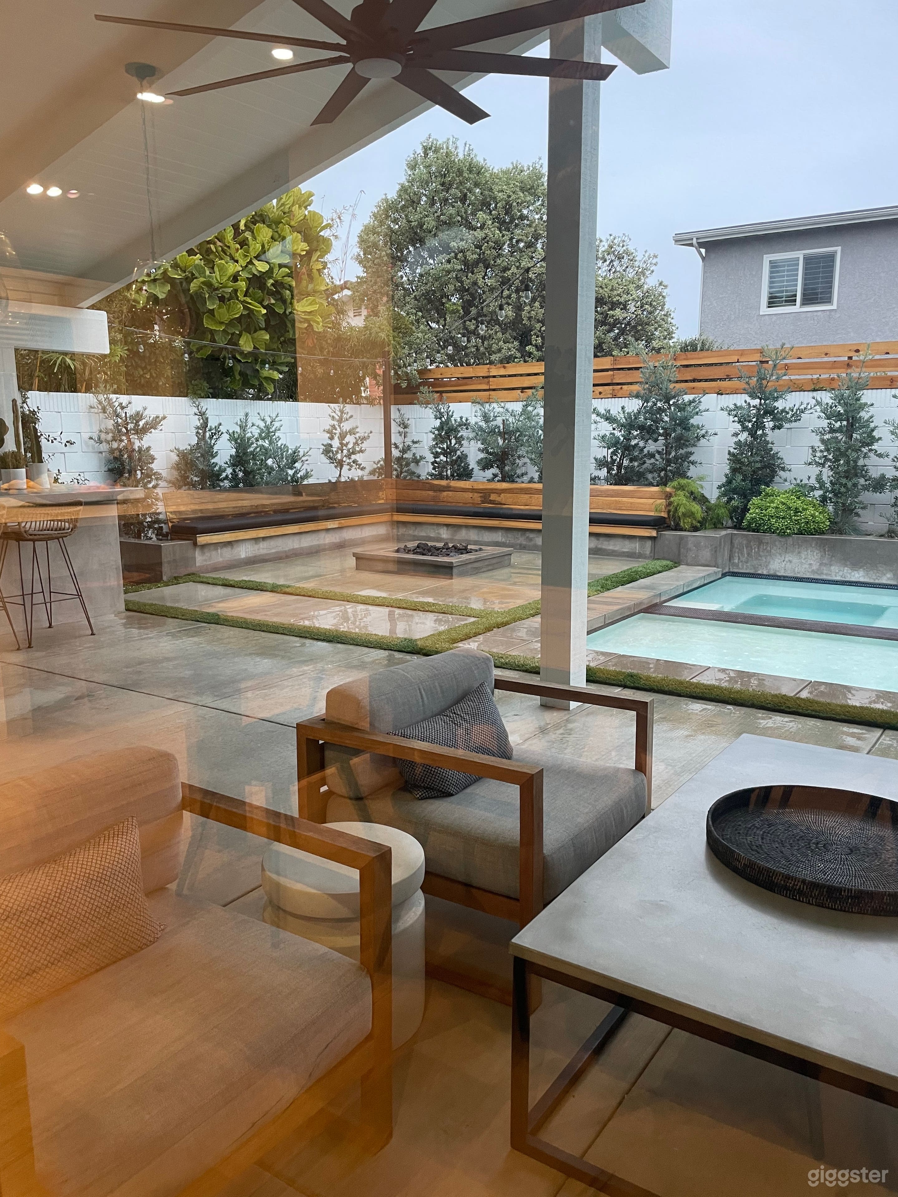 Rad Modern Beachy Vibes Photo 1