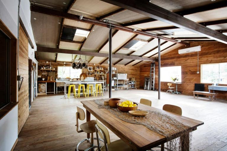  Daylight Kitchen Studio. 