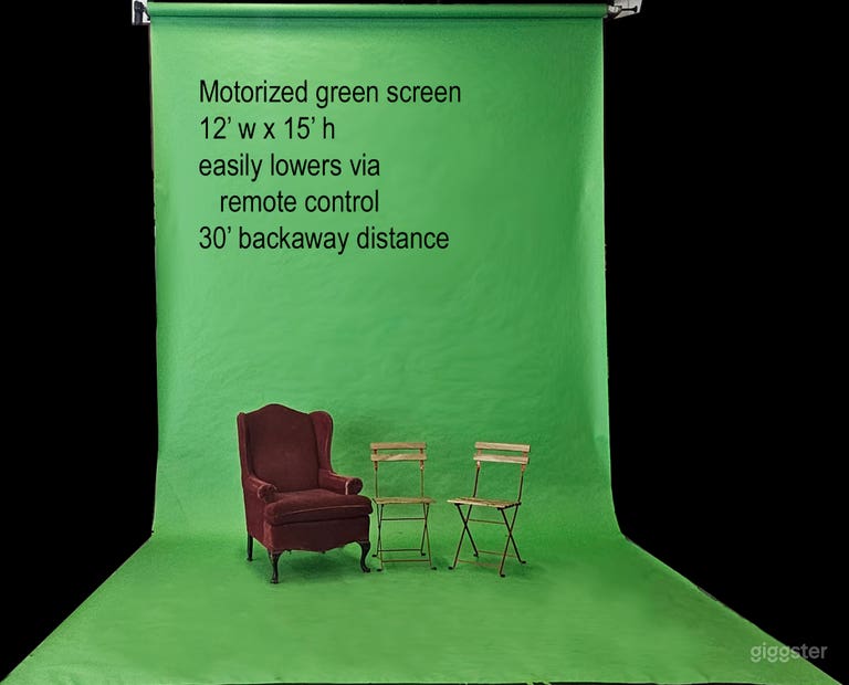  9&#x27; wide x 15&#x27; high motorized green screen 