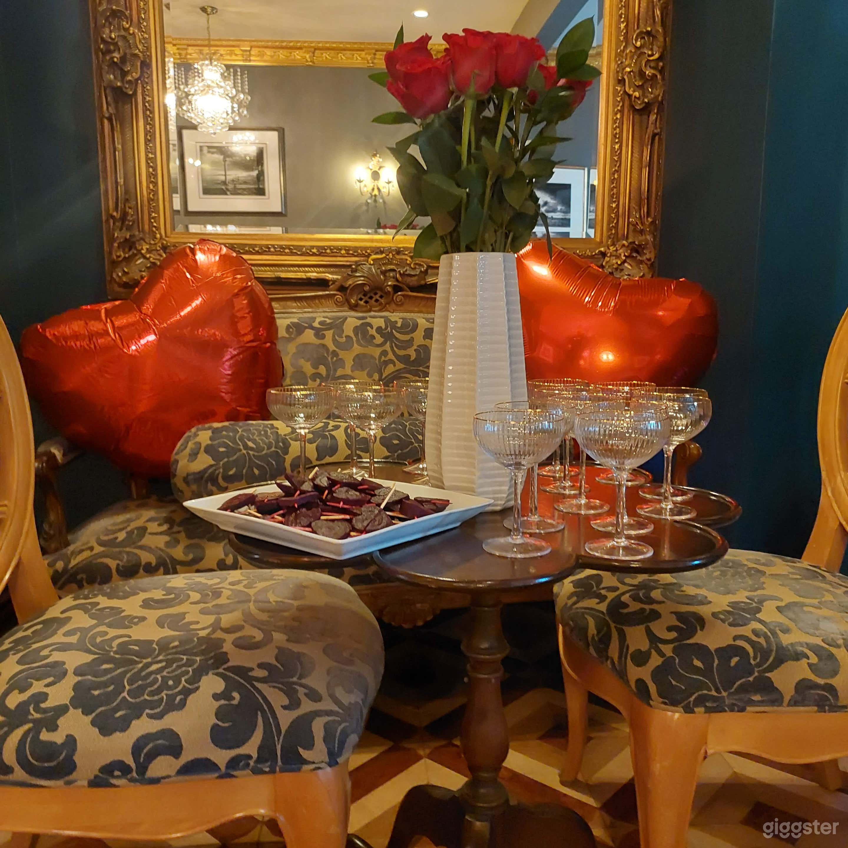 Elegant Hotel Dining Space in Monterey Photo 4