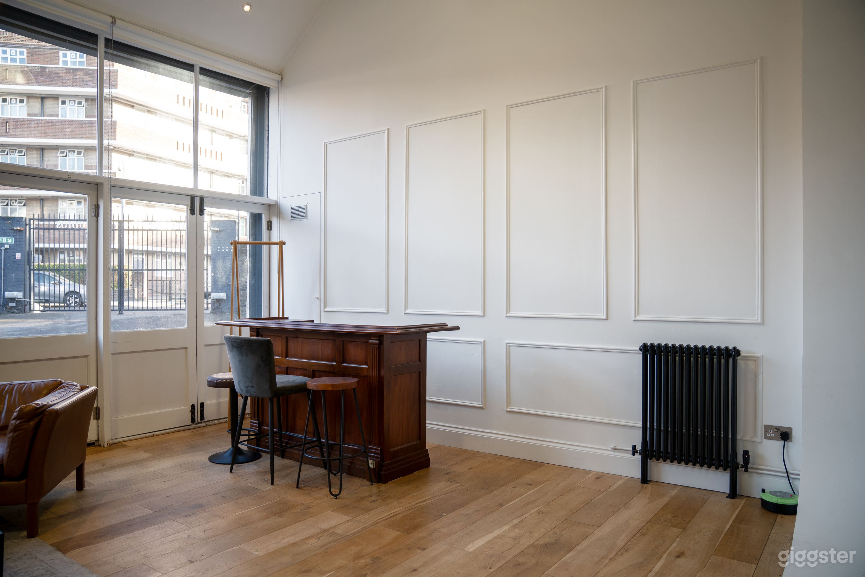 Spacious West London Photo Studio w/ Office Photo 2