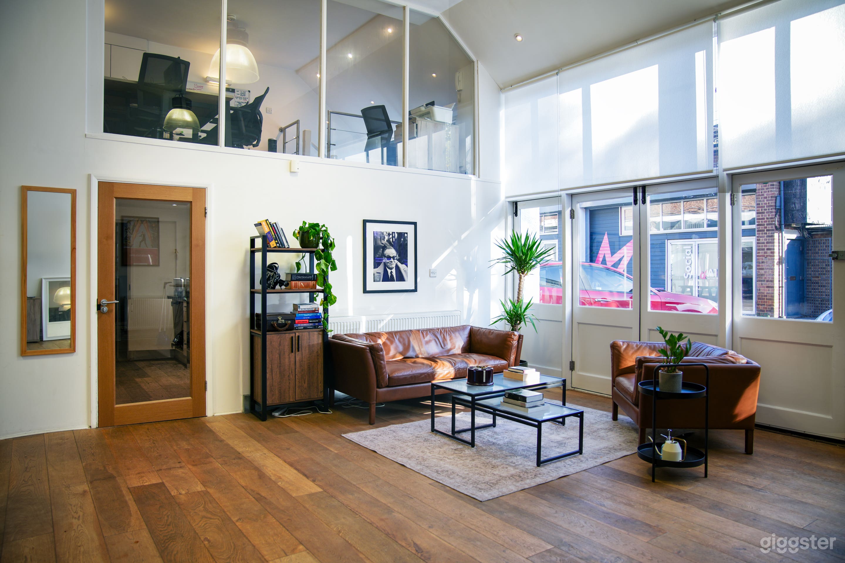 Spacious West London Photo Studio w/ Office Photo 2