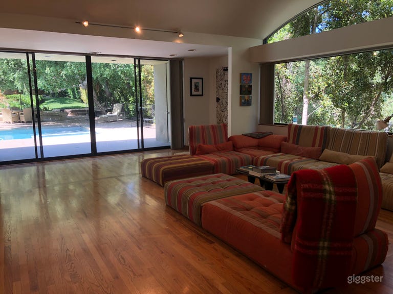  Architectural Postmodern in Oak Grove 