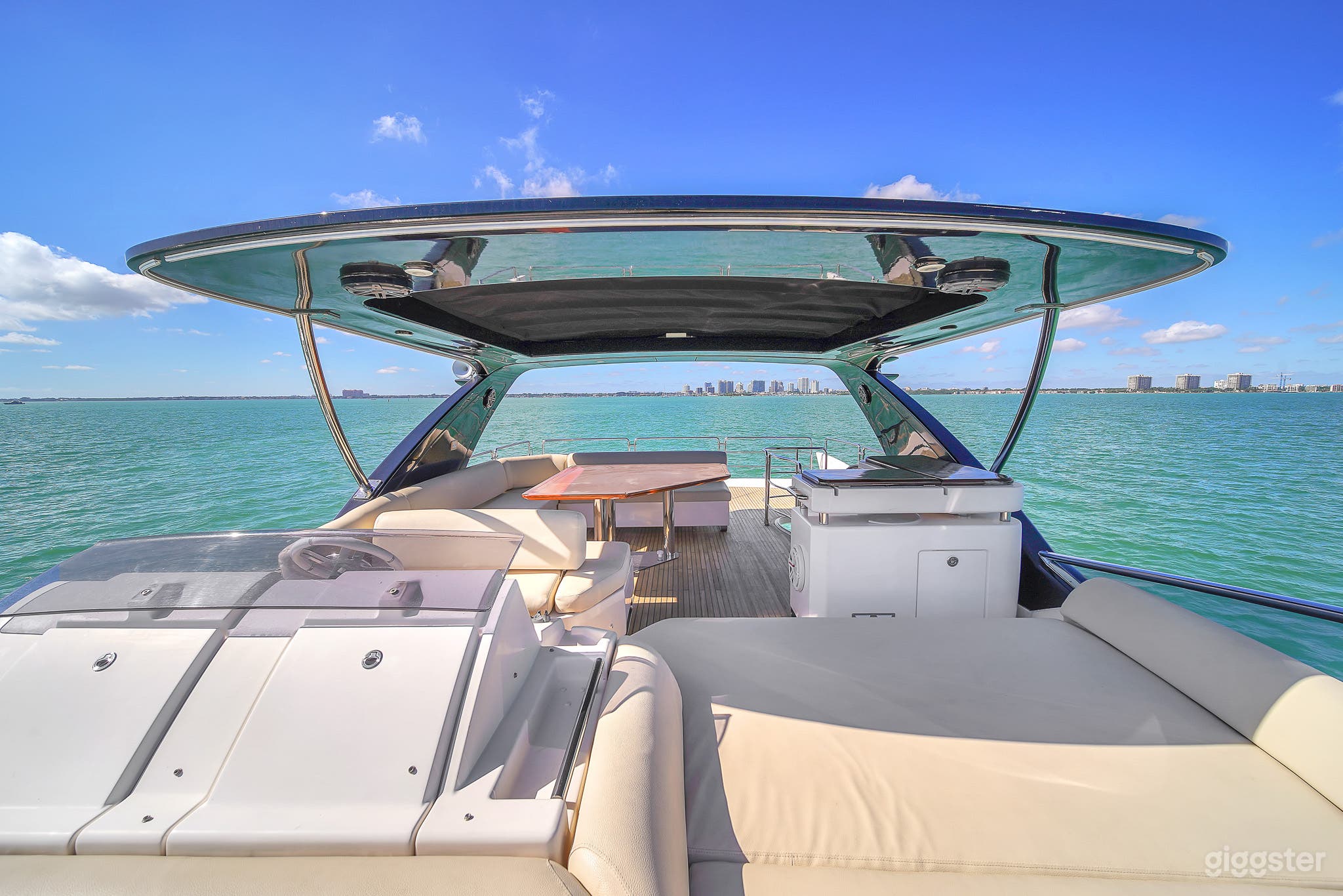 Elegant 70' Azimut  Photo 4