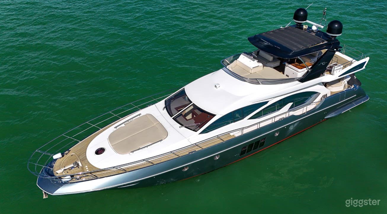 Elegant 70' Azimut  Photo 1