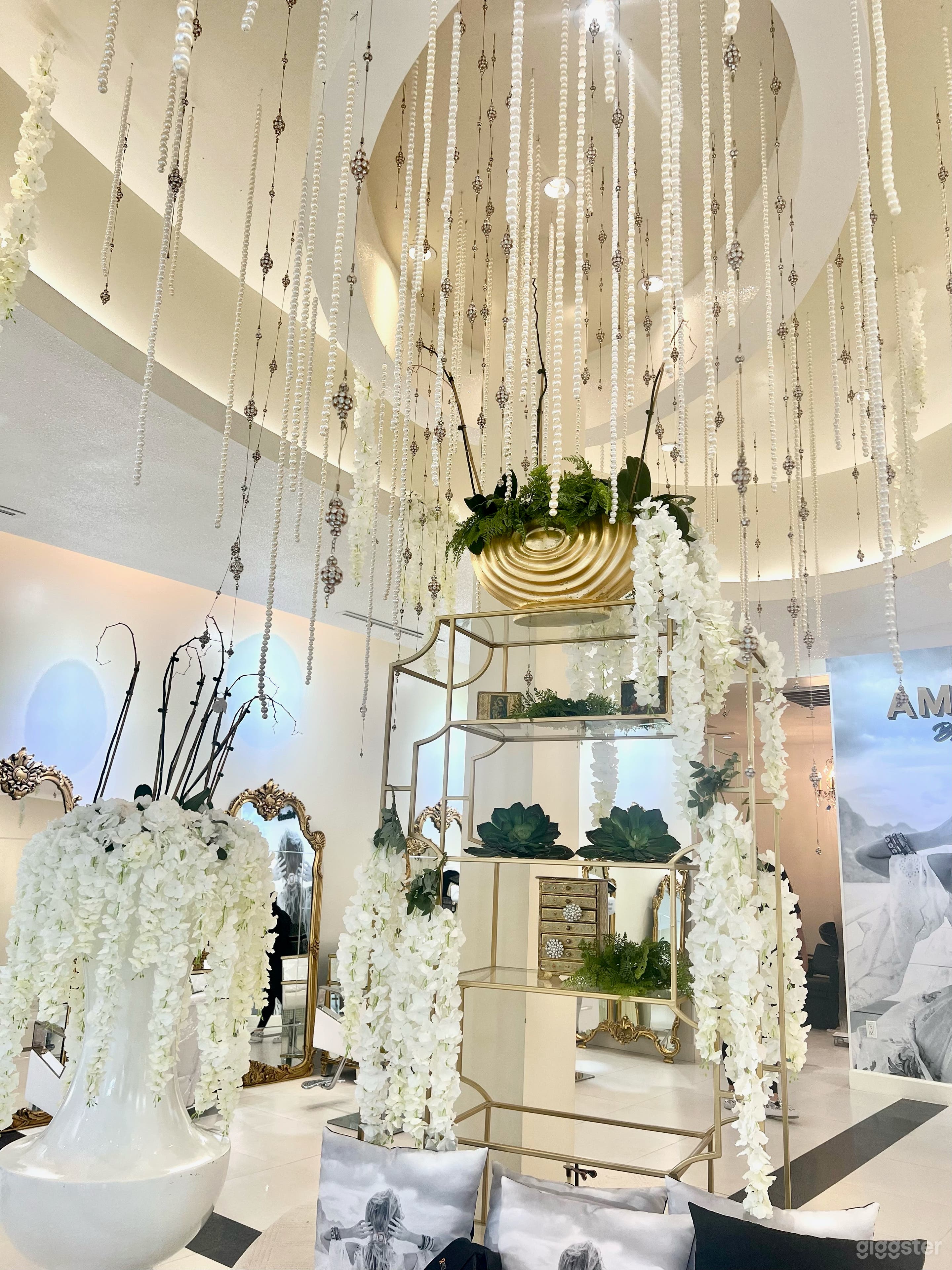 Beautiful Salon in the Heart of Glendale Photo 3