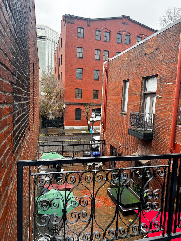  Cutting Edge Art Gallery in Historic Landmark 