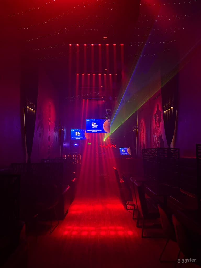  Espacio versátil para fiestas, sesiones y reuniones 