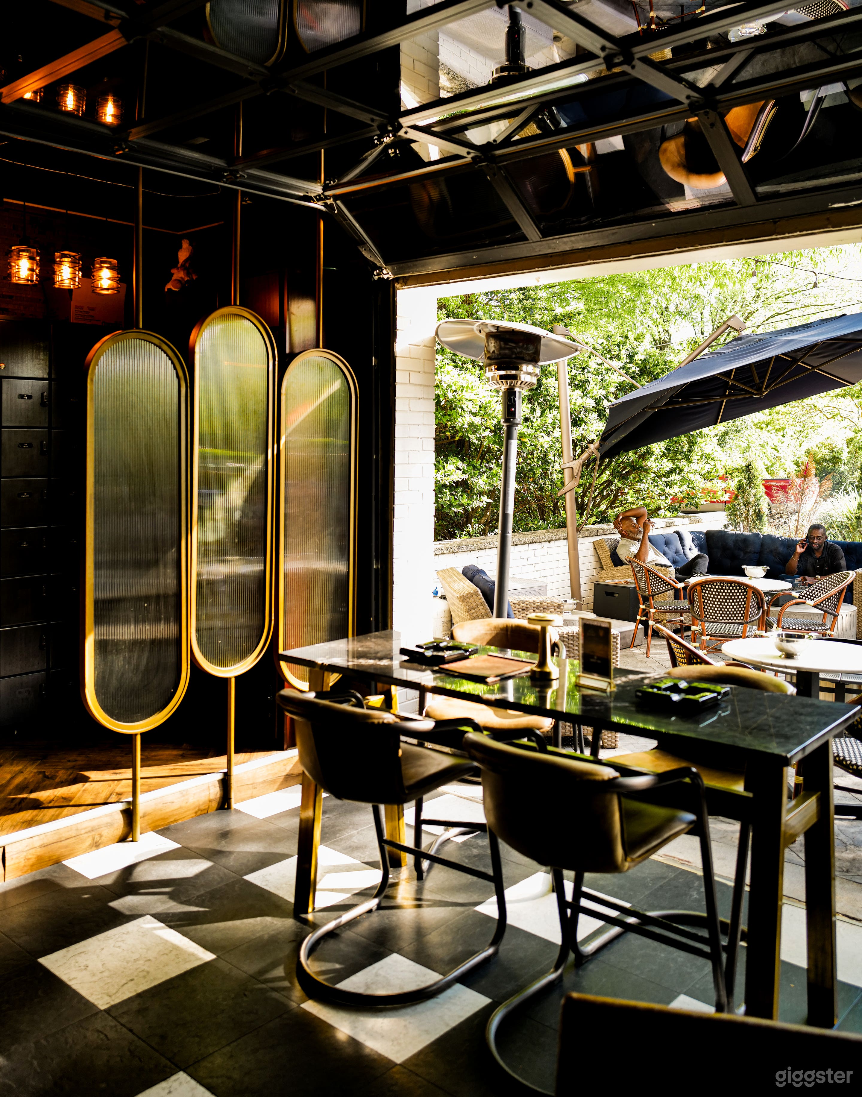 Cigar Lounge Photo 4