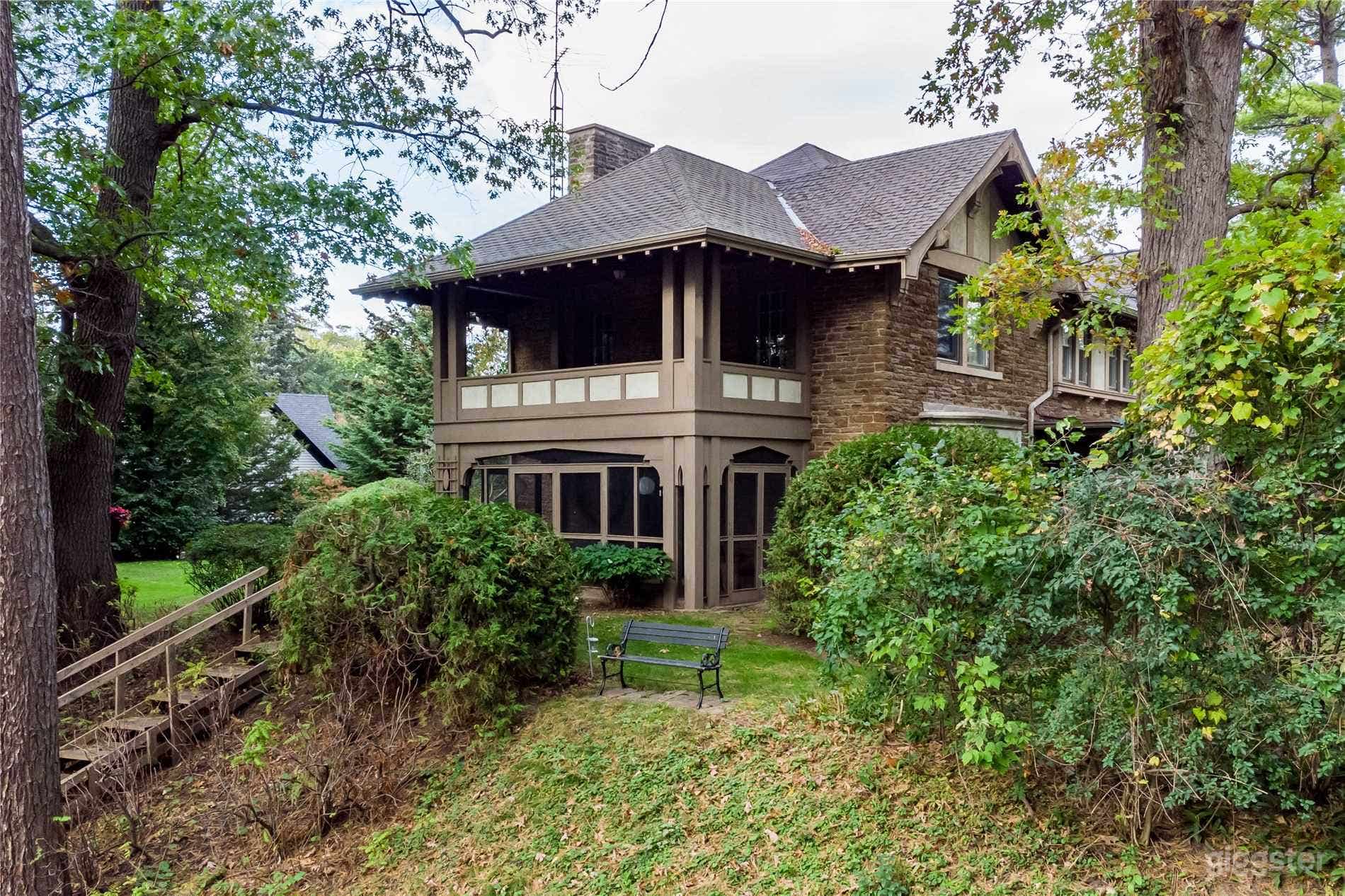 Picturesque Waterfront Home - Unfurnished Photo 3