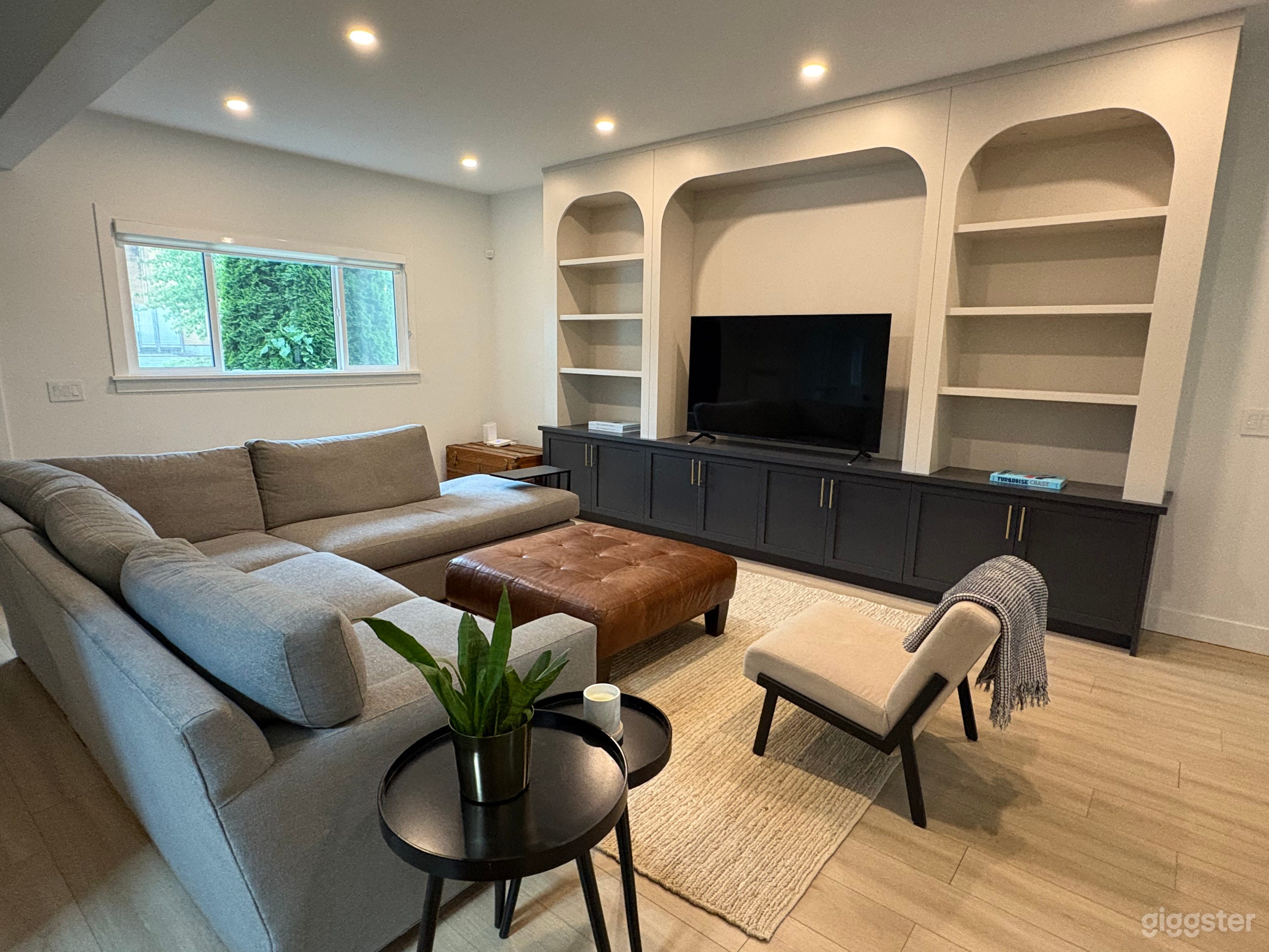 Bright Contemporary Home Near The Drive Photo 2