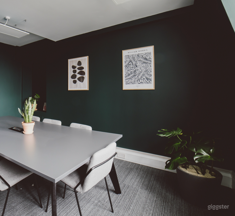  The Bells Room is Good for 8 Persons 