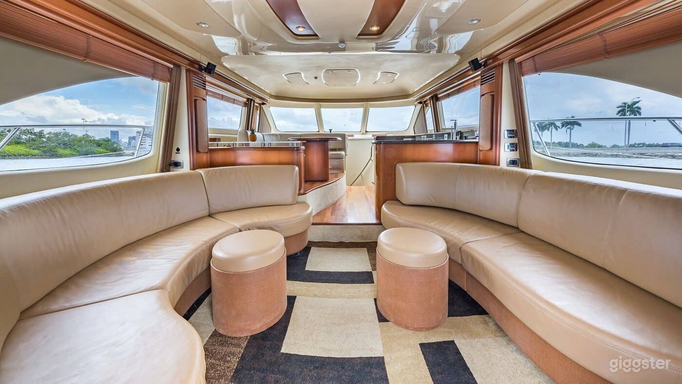 60' SEA RAY YACHT Photo 2