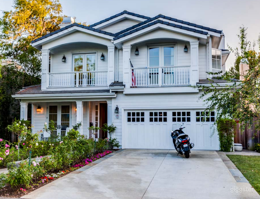 Newer Cape Cod home in WLA Photo 1