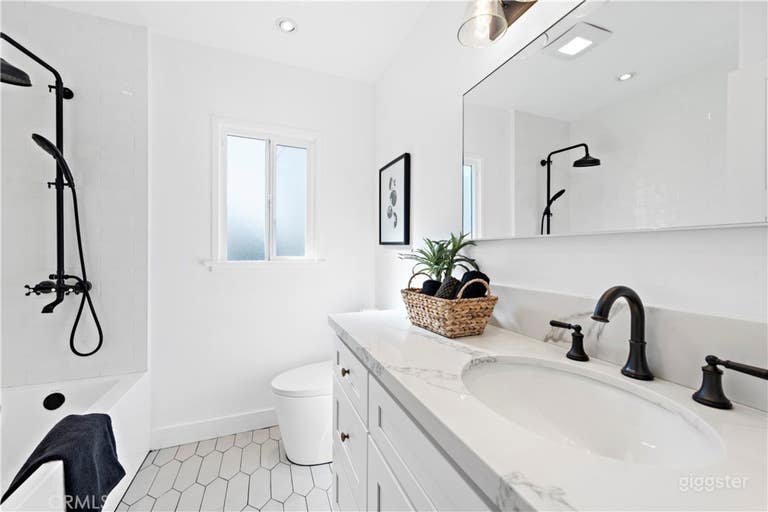  Modern Single Family Home in Altadena 