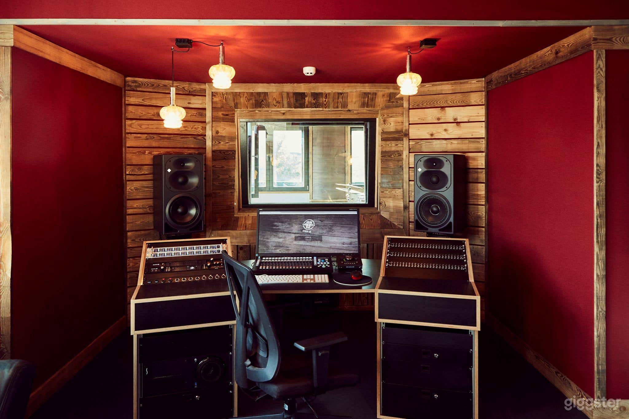 Control Room & Vocal Booth Photo 4