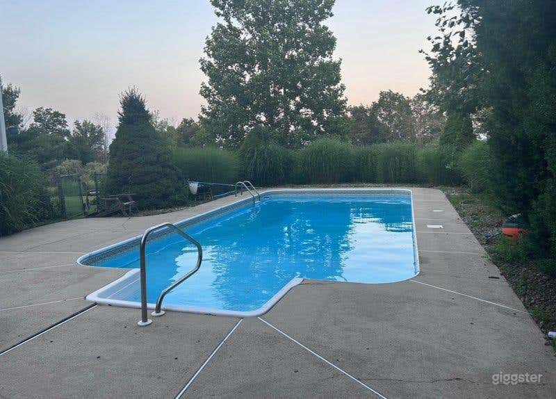 The Flemington Mansion Pool Photo 4
