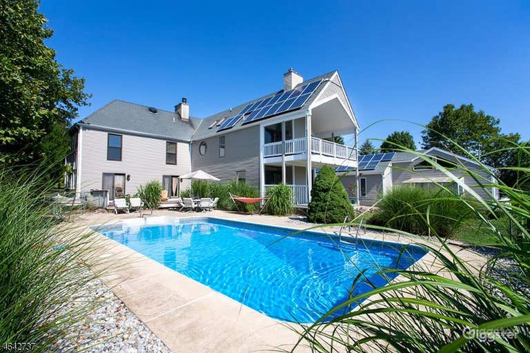  The Flemington Mansion Pool 