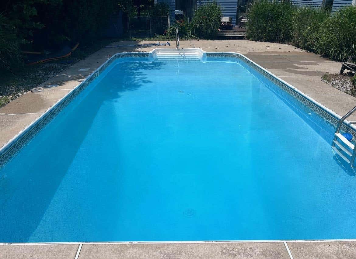 The Flemington Mansion Pool Photo 2