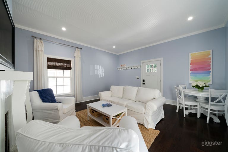  Bright & Charming Cottage at Marietta Square 