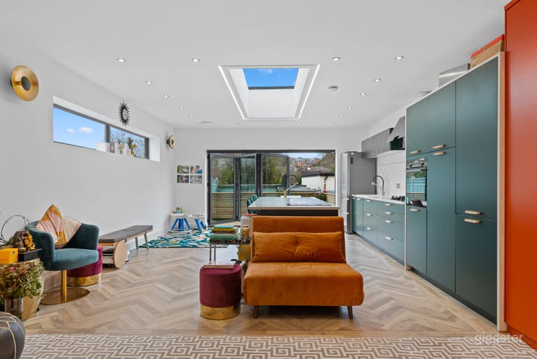  High-end/Modern Open-plan family house 