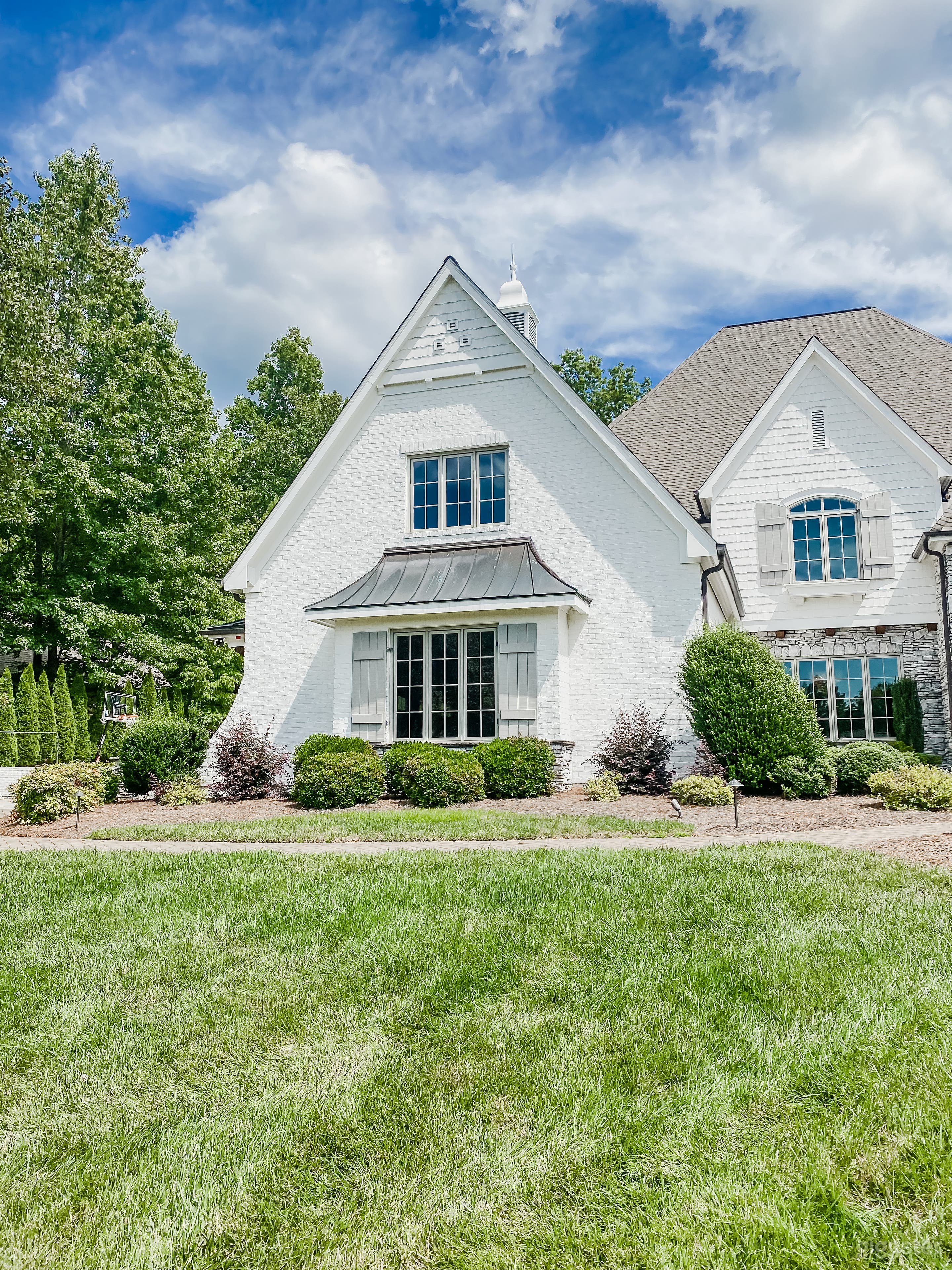 Transitional White Stately Resort Oasis in NC Photo 3